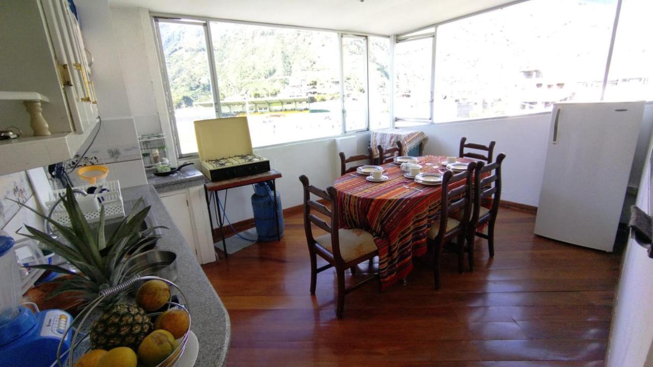 Mayra'S Apartments And Spanish School Baños Esterno foto