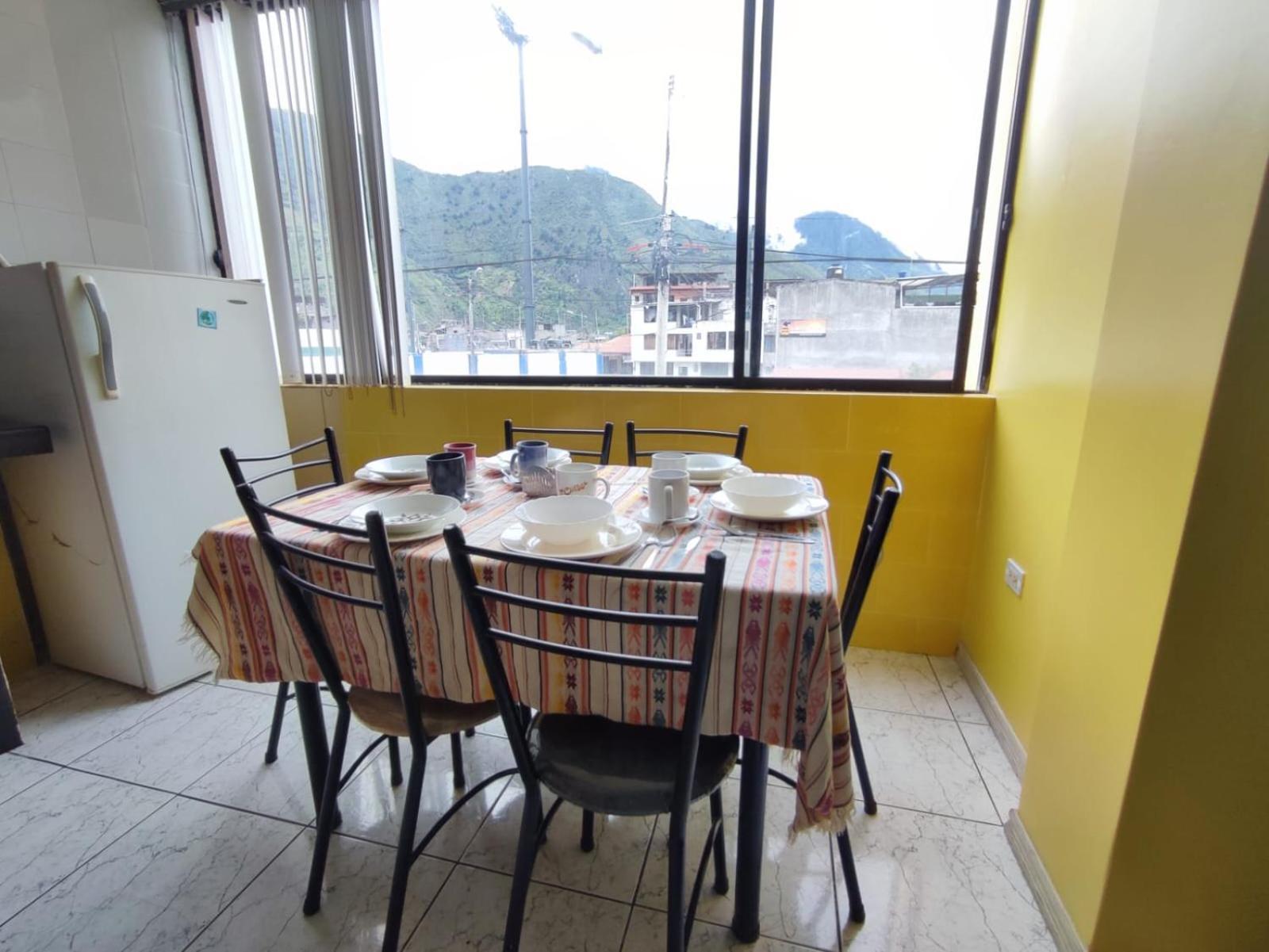 Mayra'S Apartments And Spanish School Baños Esterno foto