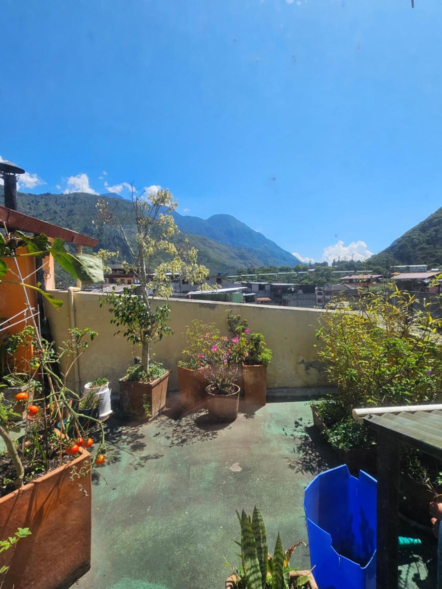 Mayra'S Apartments And Spanish School Baños Esterno foto